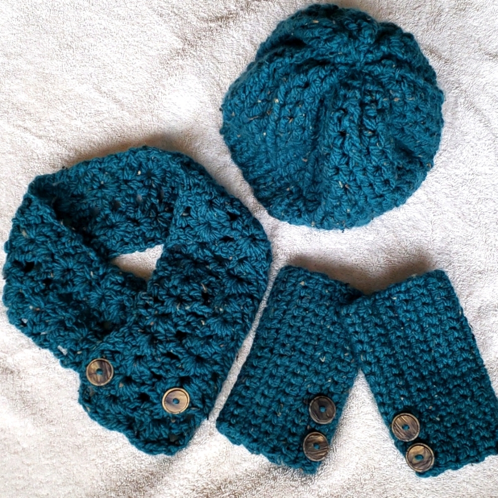 NEW Handmade Crochet Teal 4 piece set